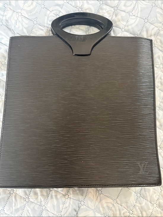 Louis Vuitton Handbags - Louis Vuitton Epi Noctambule tote in black, model M54522